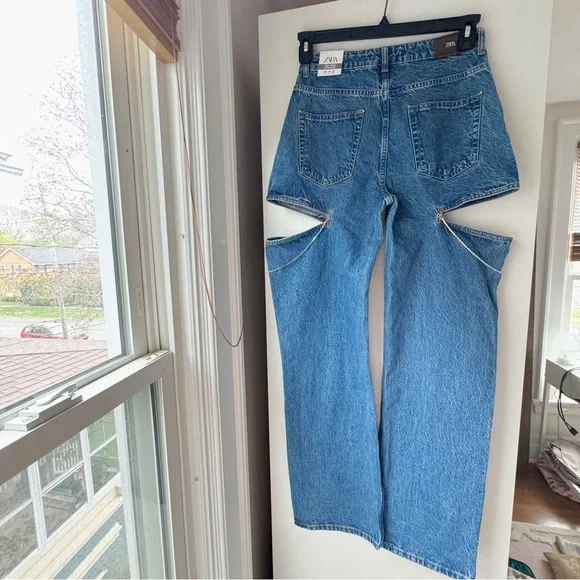 💙 NWT ZARA CUT OUT RHINESTONE CHAIN MOD RISE STRAIGHT JEANS - Picture 5 of 10